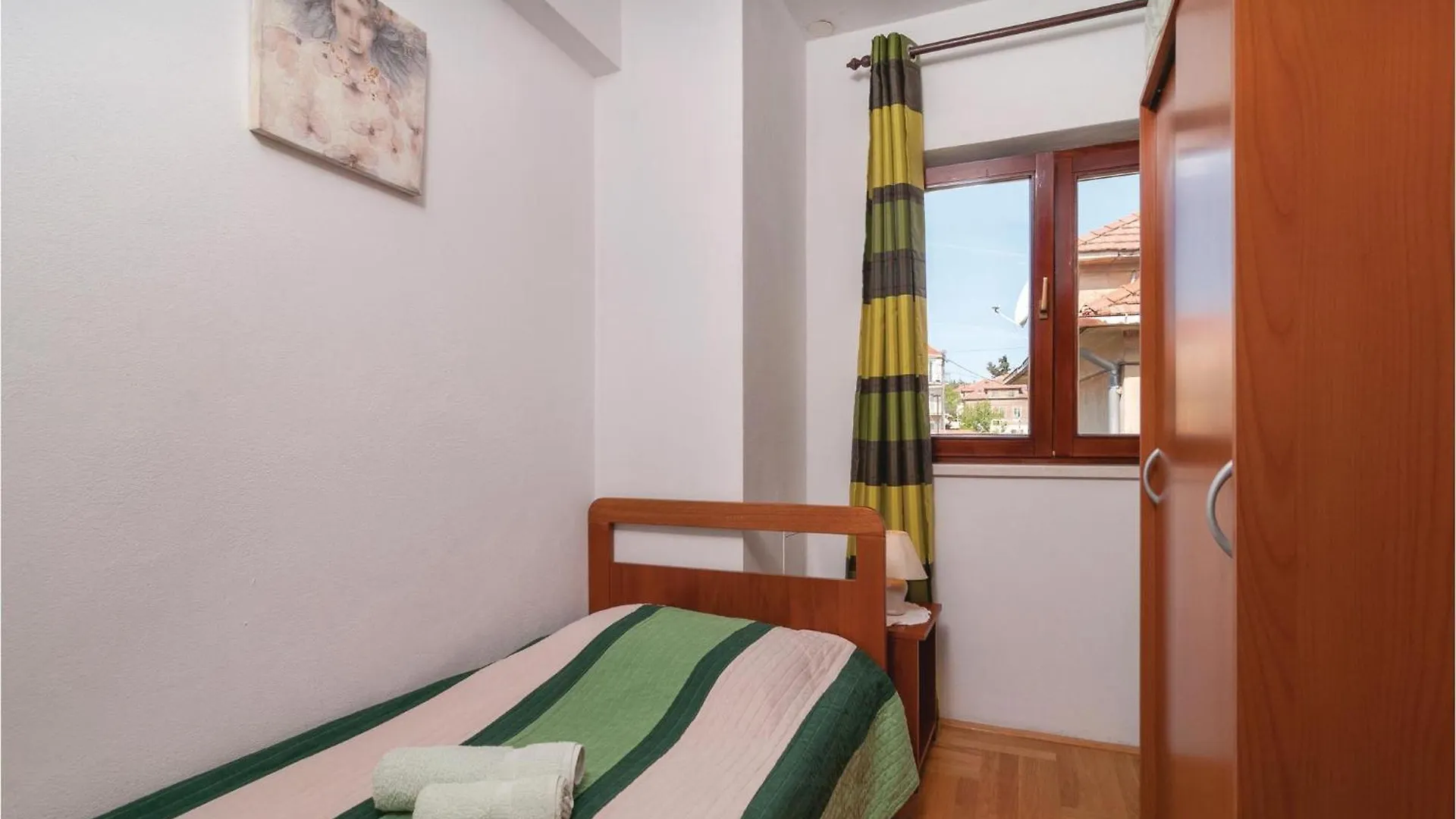 Lovely Apartment In Split With Wifi